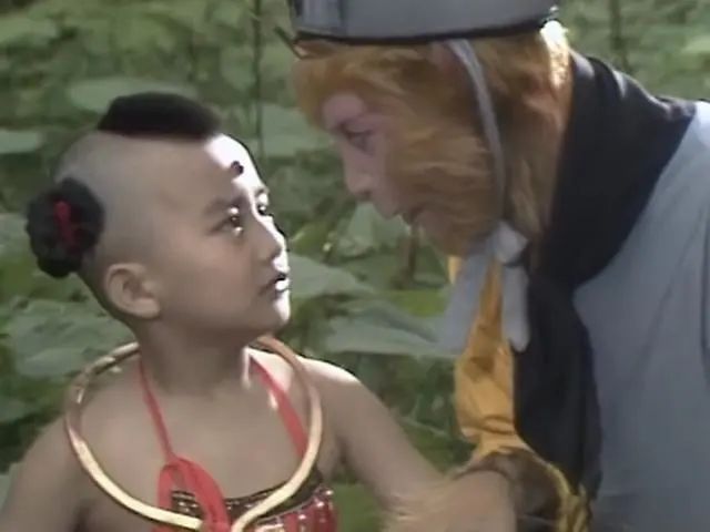 DƬ